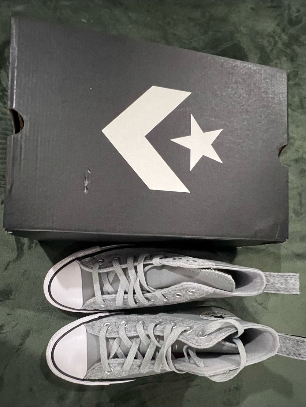 Converse Silver High Top Sneakers with White Toe Size 7.5 Women’s - Picture 2 of 5